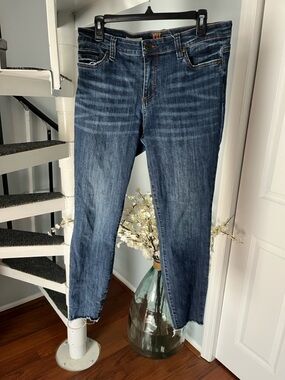 Kut from the Kloth Washed Blue Cropped Straight Jeans size 12